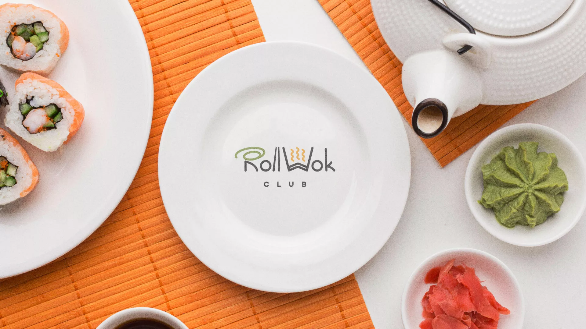 Разработка логотипа и фирменного стиля суши-бара «Roll Wok Club» в Пугачёве
